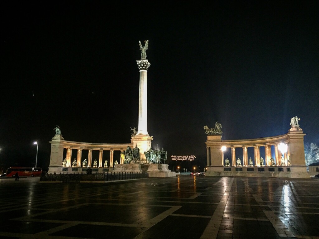 Heroes' Square 
